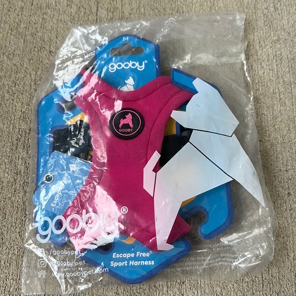 Gooby Escape-free Sport Harness for Medium dog 14.25-21.5in chest Barbie Pink - Picture 5 of 9
